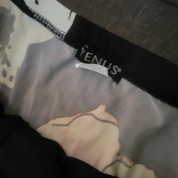 Venus 1X Floral Strapless Romper - Picture 2 of 2